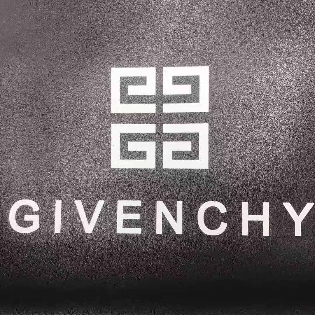 個性的なデザ 人気ブランドGivenchy 実物の写真 N品スーパーコピー代引き対応国内発送後払い安全必ず届く優良サイト